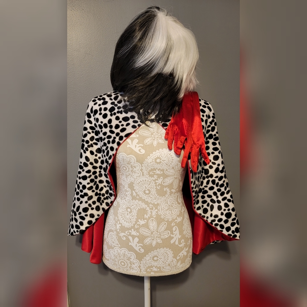 Cruella De Vil costume